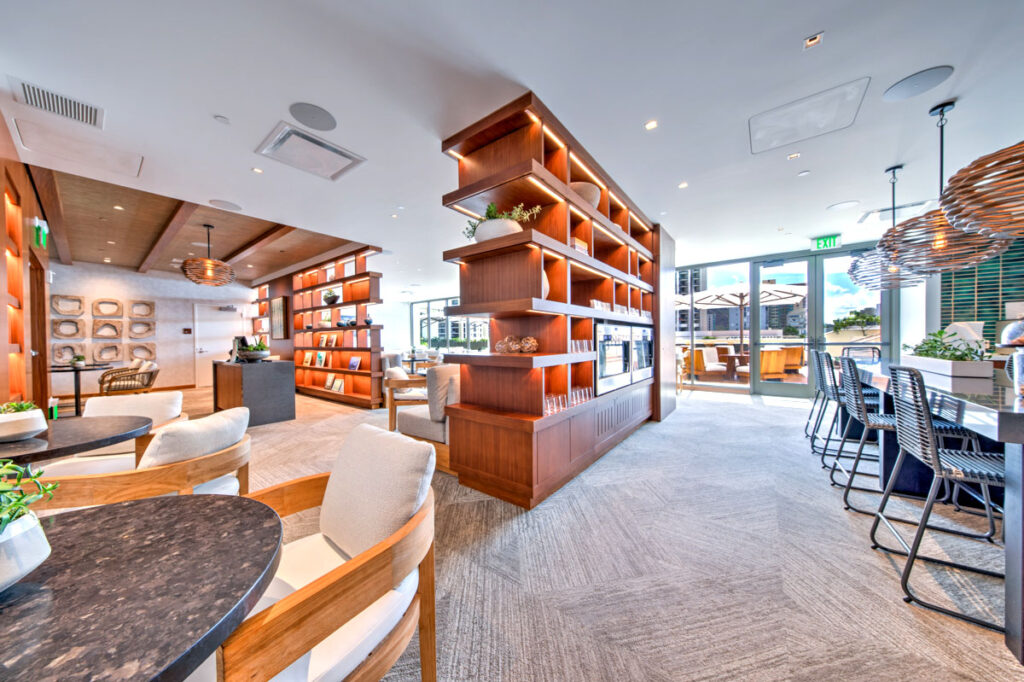 Alohilani Longboard Club Lounge