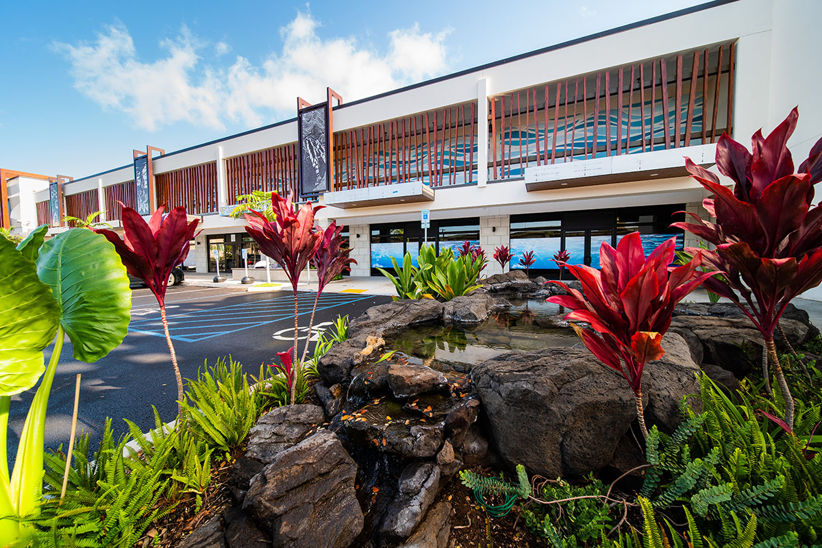 Kūʻono Marketplace at Kāhala